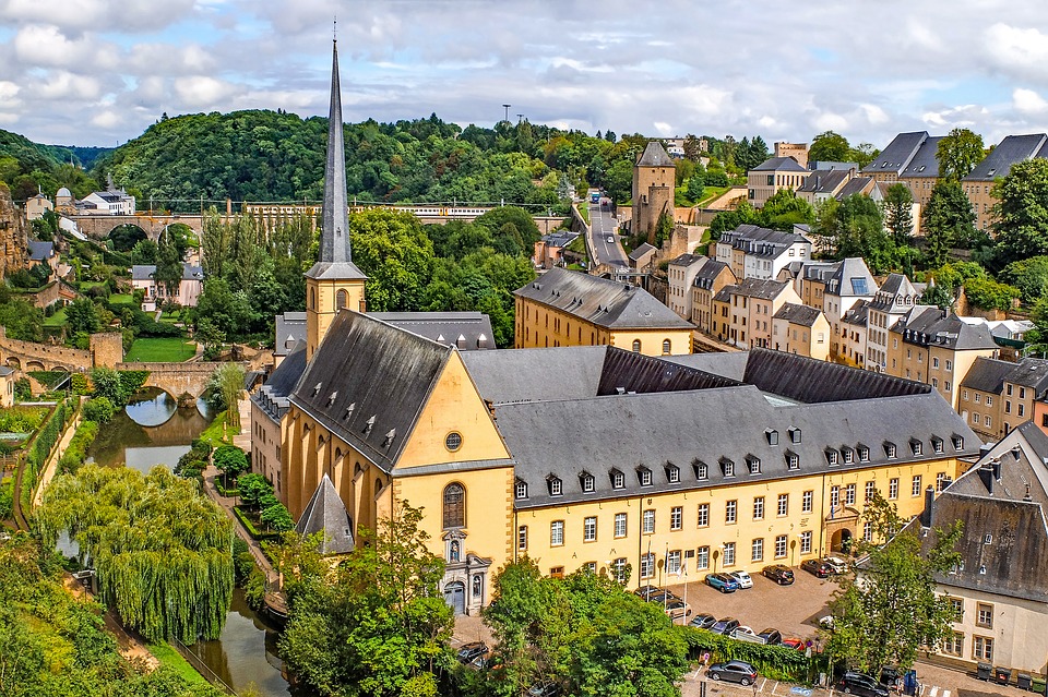 Luxemburgban utalványokkal támogatják a lakosság nyaralását